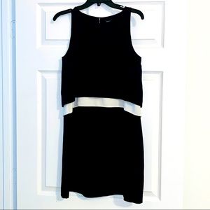 Banana Republic - Size 4 - Black & White Dress